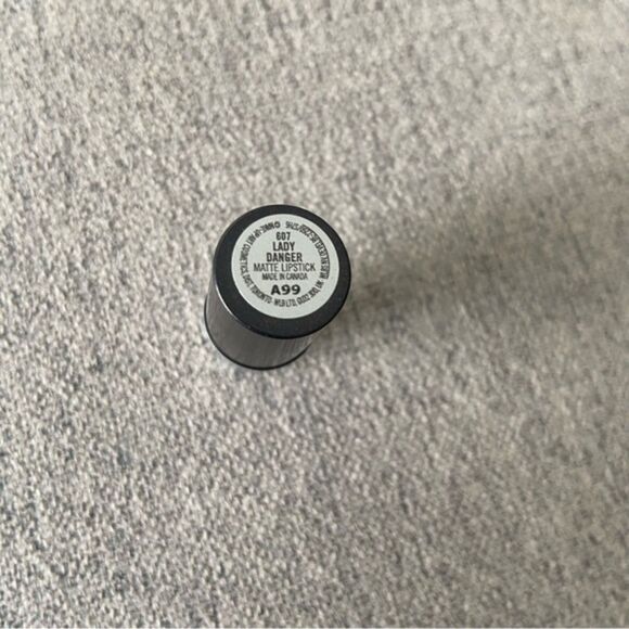 MAC Cximal Silky Matte Lipstick 607 Lady Danger Vivid Bright Coral Red NEW .12oz - Picture 5 of 6